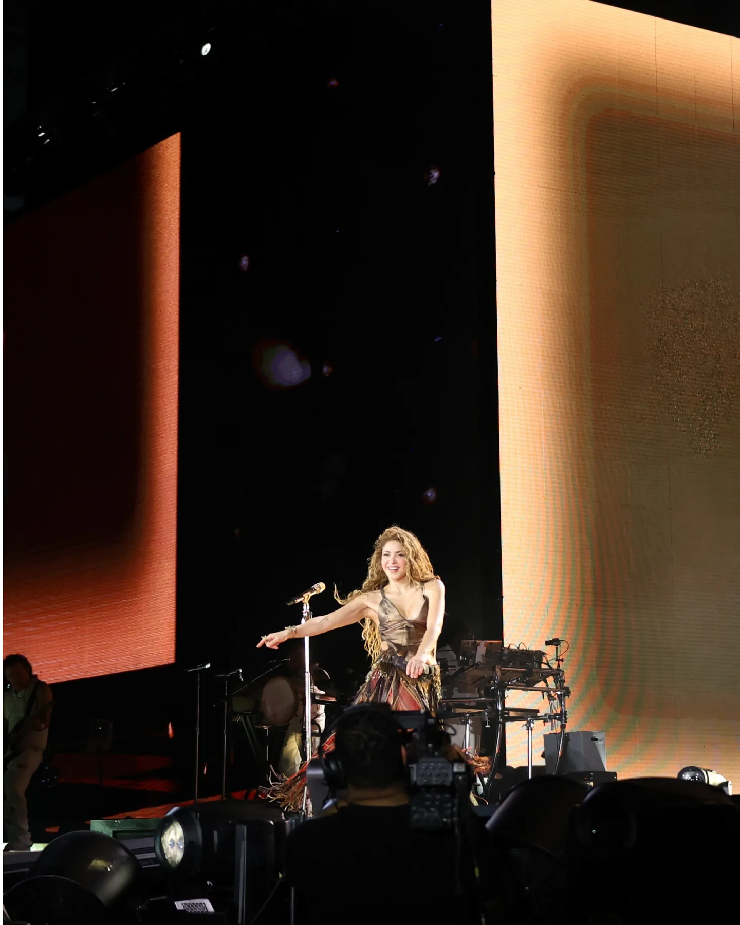 Shakira live on stage photographed by Rafael Torres